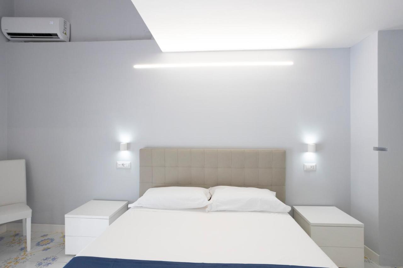 La Chambre Duomo Napels Buitenkant foto