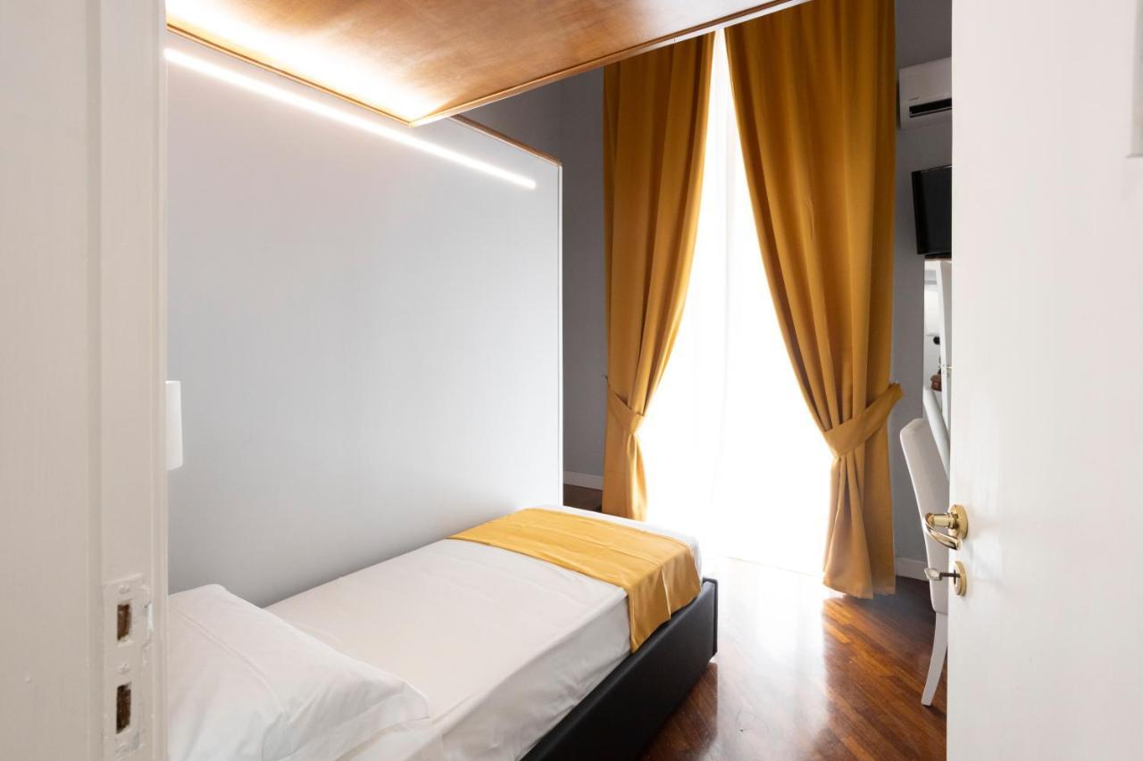 La Chambre Duomo Napels Buitenkant foto