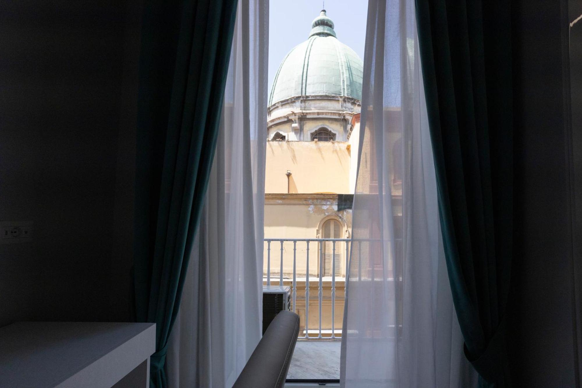 La Chambre Duomo Napels Buitenkant foto